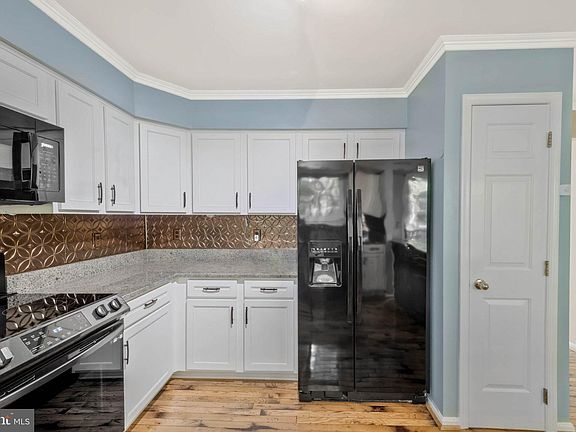 3rd image of 101 Quiet Waters Pl