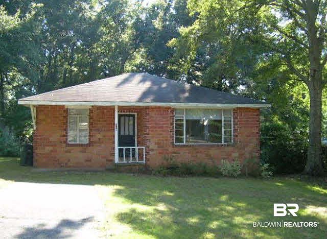 1st image of 118 Nichols Ave