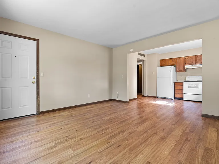1506 Tippecanoe Dr #D2 — Photo 3