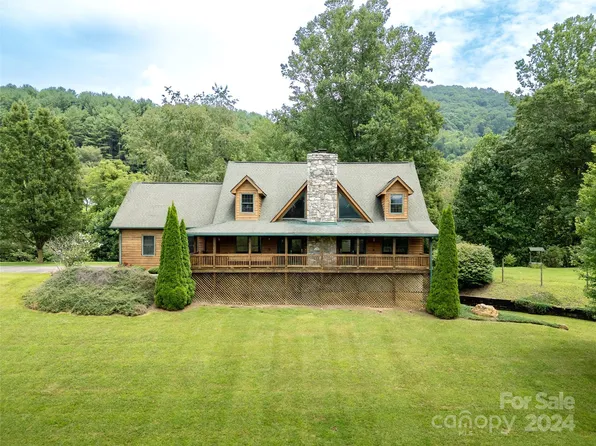 644 Rabbit Skin Rd, Waynesville, NC 28785