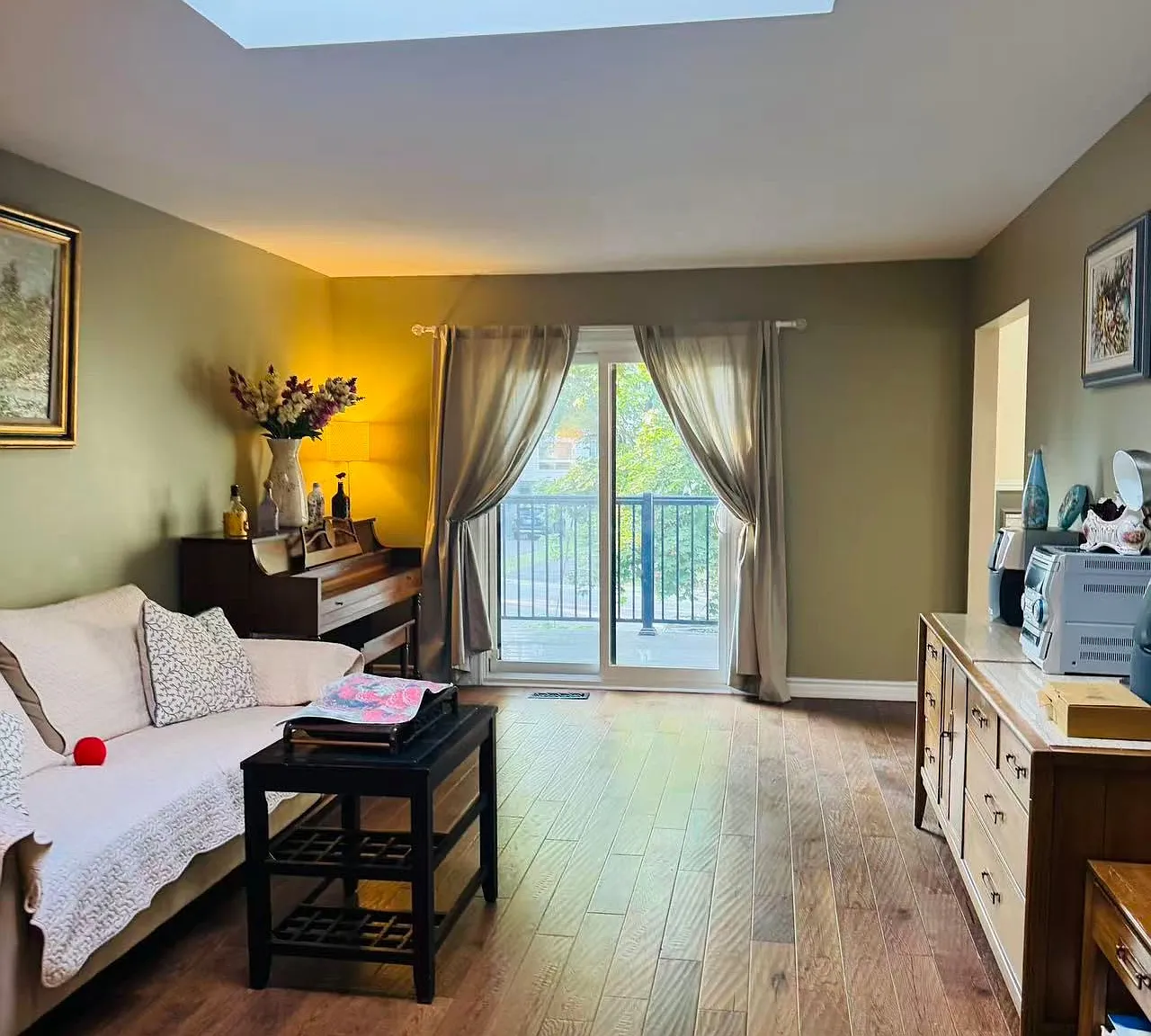 3 bed, $3,200 — Photo 3