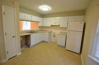 4th image of 2915 Wildflower Ln