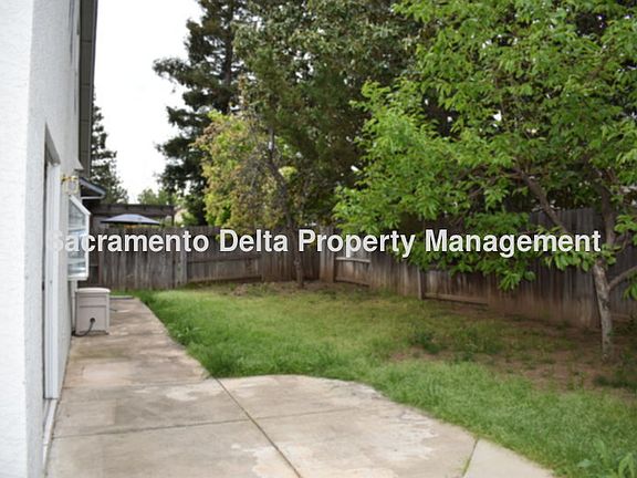2nd image of 1312 Muscat Cir