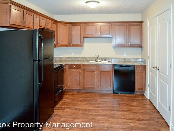 3rd image of 272 Audley Ave