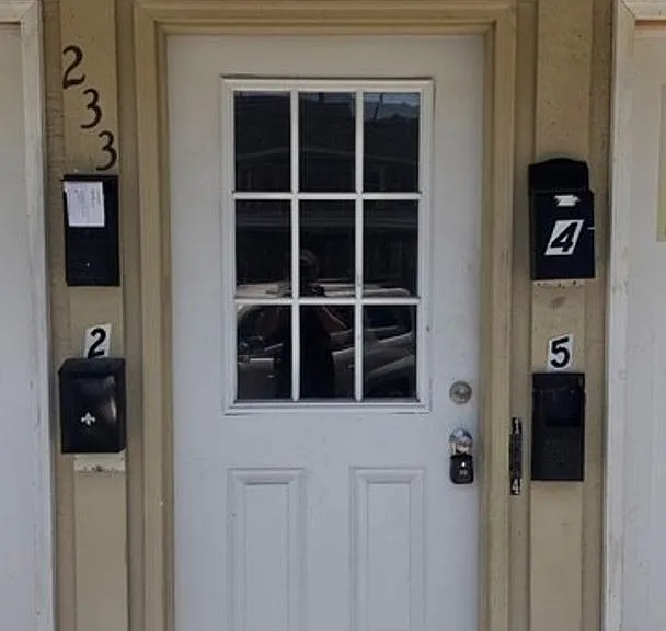 233 E Ridge St — Photo 2