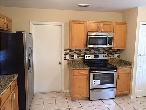 3rd image of 903 Royal Oaks Dr