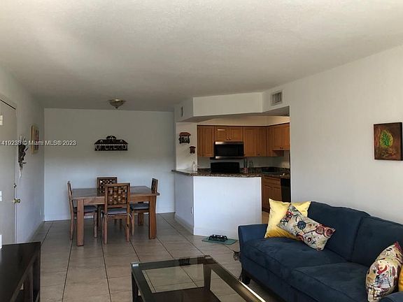 4th image of 5231 Geneva Way APT 306