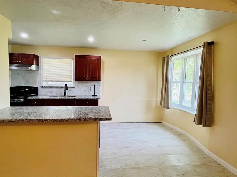 7303 Shiner Ln — Photo 7