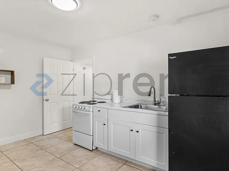 275 NW 81st St — Photo 9