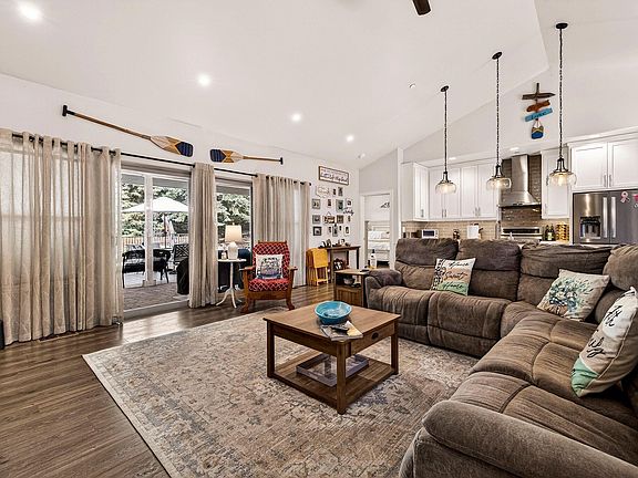 5th image of 299 Alpine Fir Rd