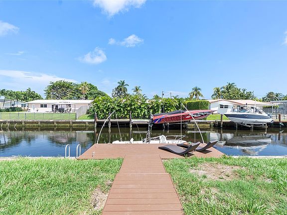 3rd image of 1710 SW 5th Avenue