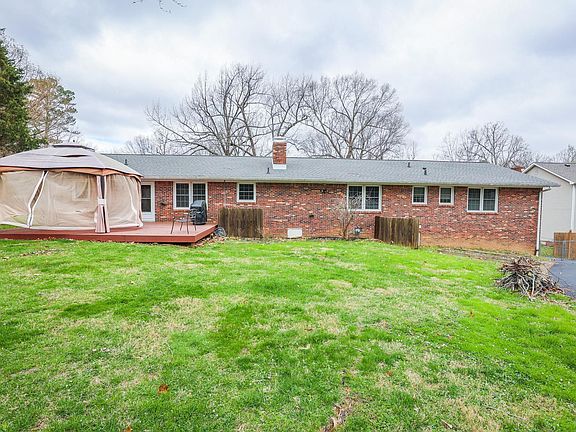 3rd image of 250 Charlotte Ann Dr