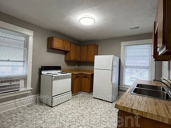 4th image of 2121 Washington St #3