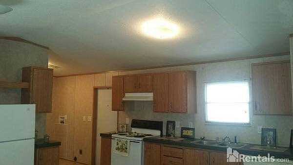 2nd image of 32 Gaslight Dr