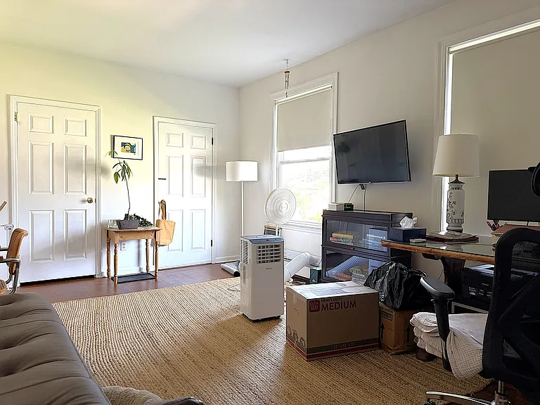 1273 Hope St #1 — Photo 3