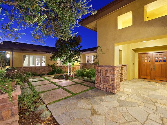 2nd image of 10422 Sierra Vista Ave