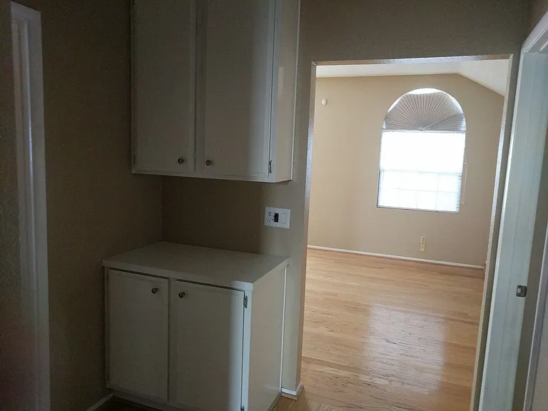 8413 Dunphy Ct — Photo 7