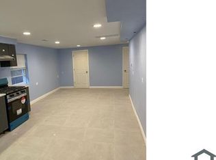 8106 S Kingston Ave, Chicago, IL 60617