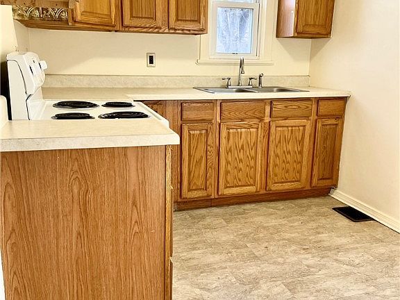 3rd image of 216 Bettis Rd