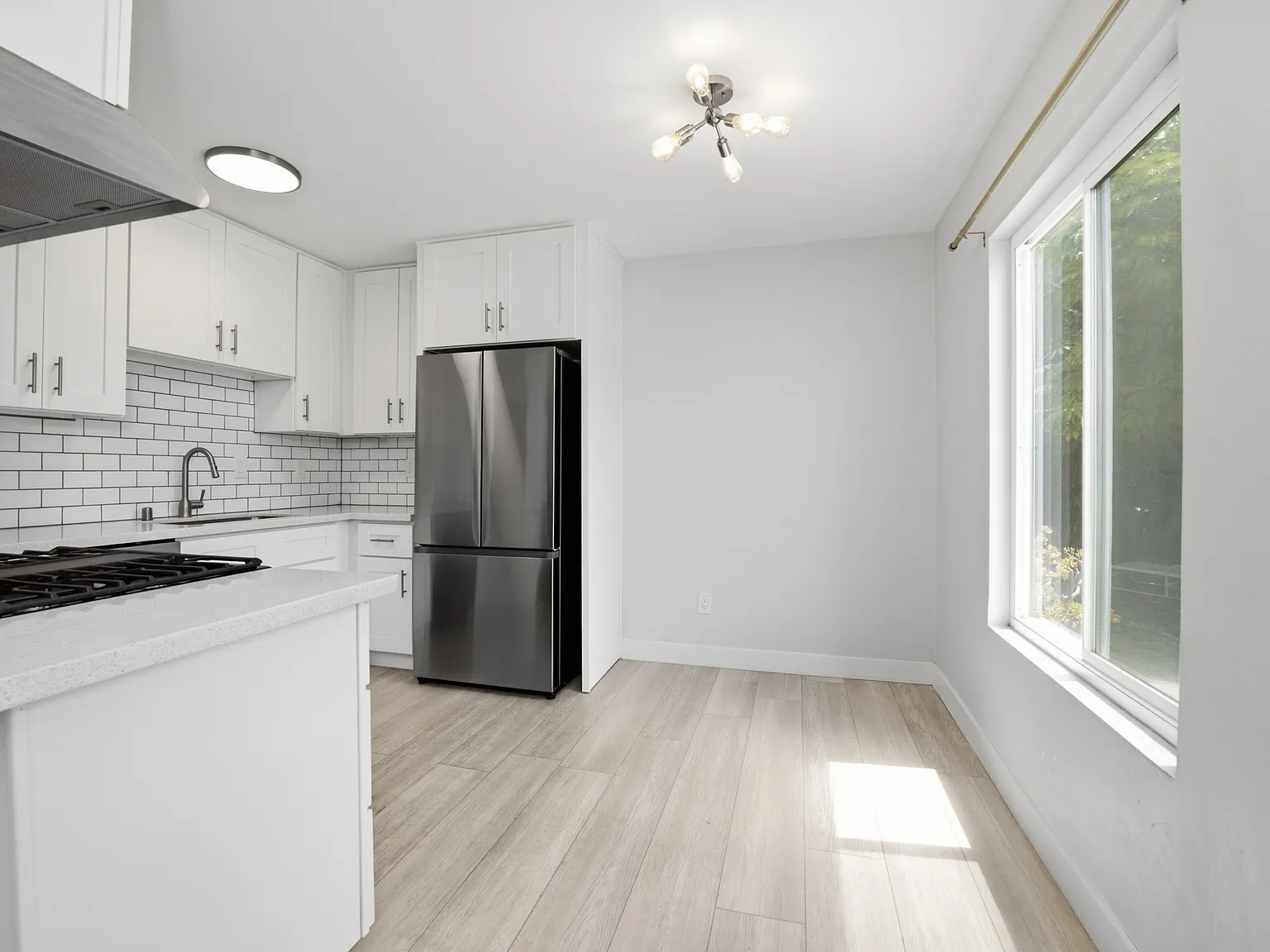 2 bed, 700 sqft, $2,795 — Photo 2
