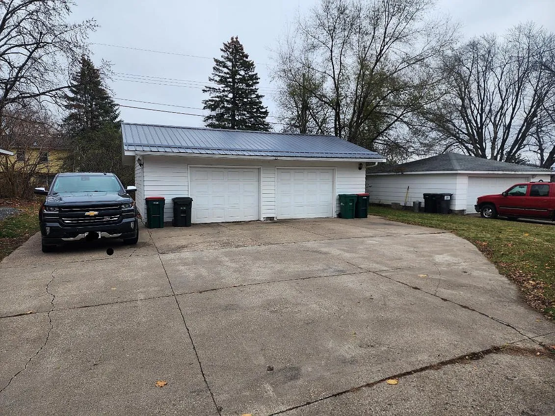 2 bed, 1100 sqft, $1,350 — Photo 2