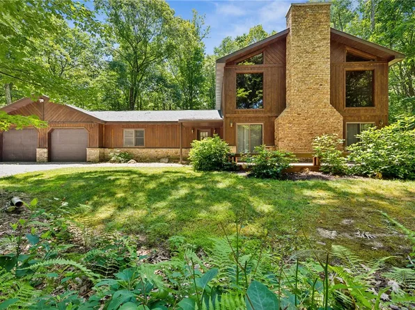 2157 Oak Ridge Dr, Champion, PA 15622