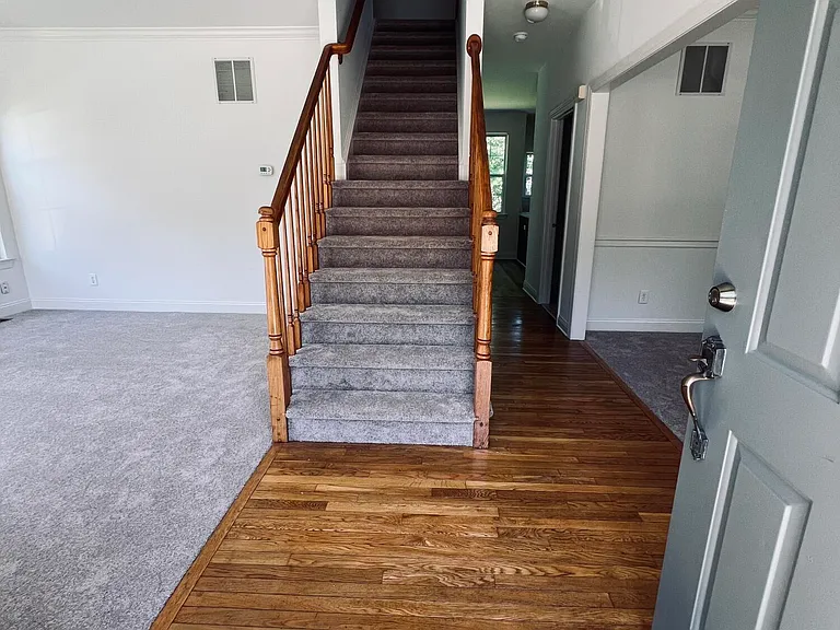 18 Dayna Ct — Photo 3