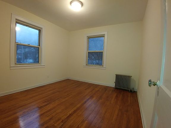 3rd image of 4113 47th St