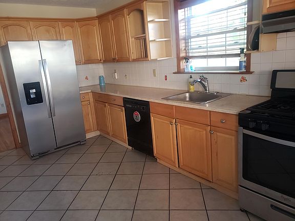 5th image of 459 E 5th St #1