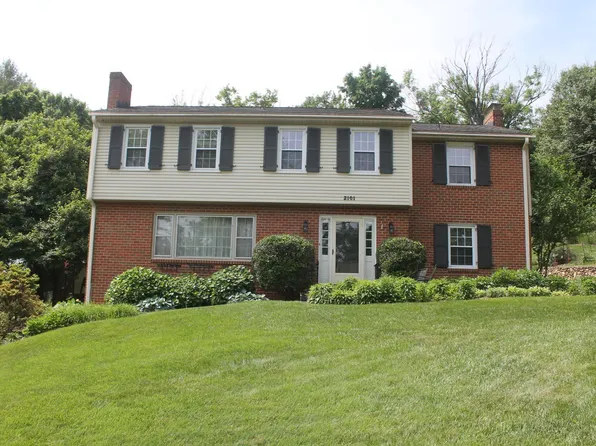 2101 Cantle Ln, Roanoke, VA 24018