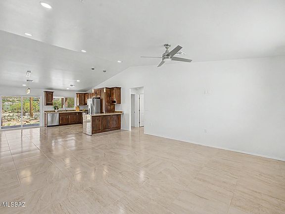 3rd image of 323 Peru Ct