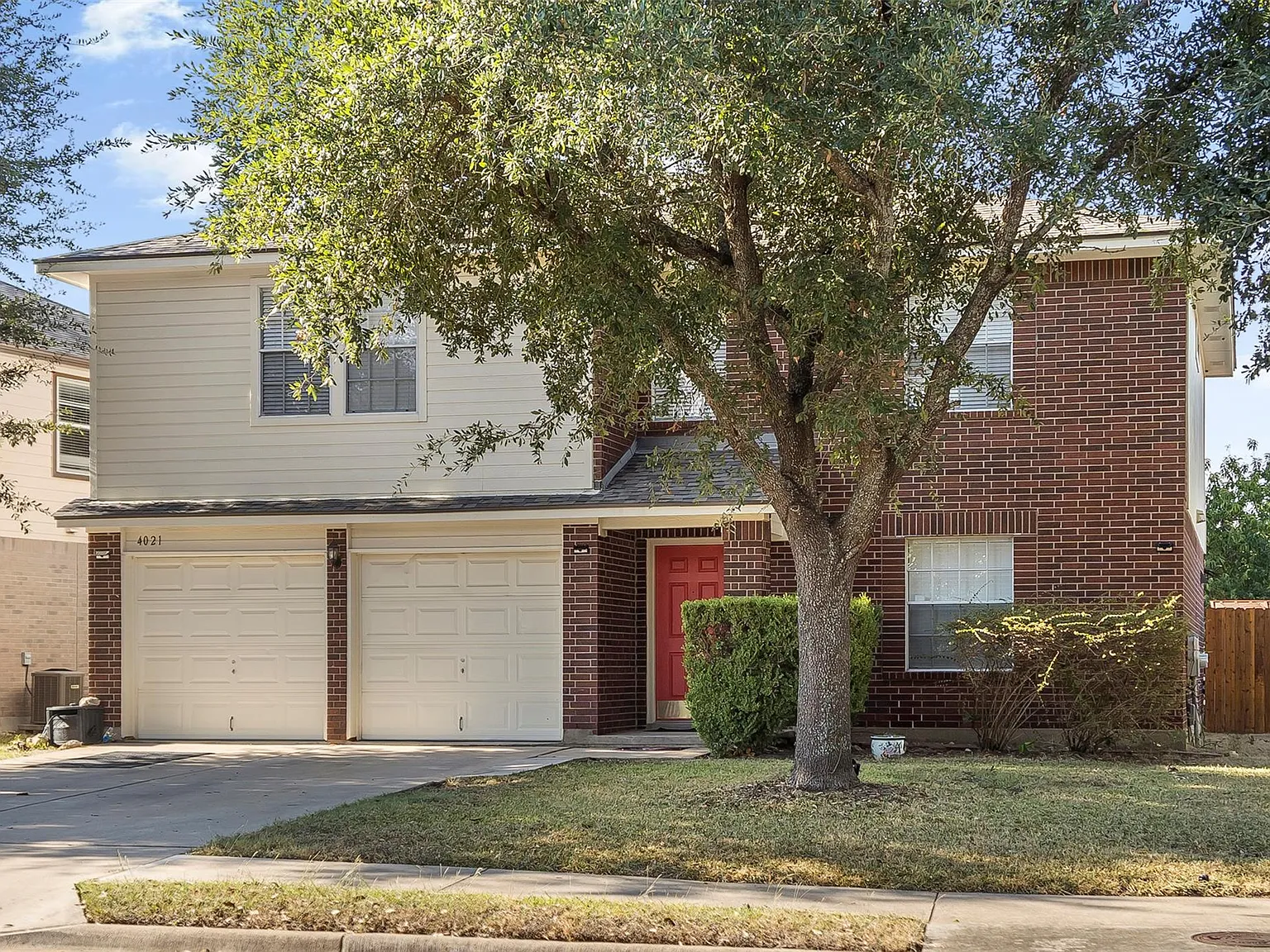 3 bed, 2.5 bath, 2394 sqft, $2,195 — Photo 4
