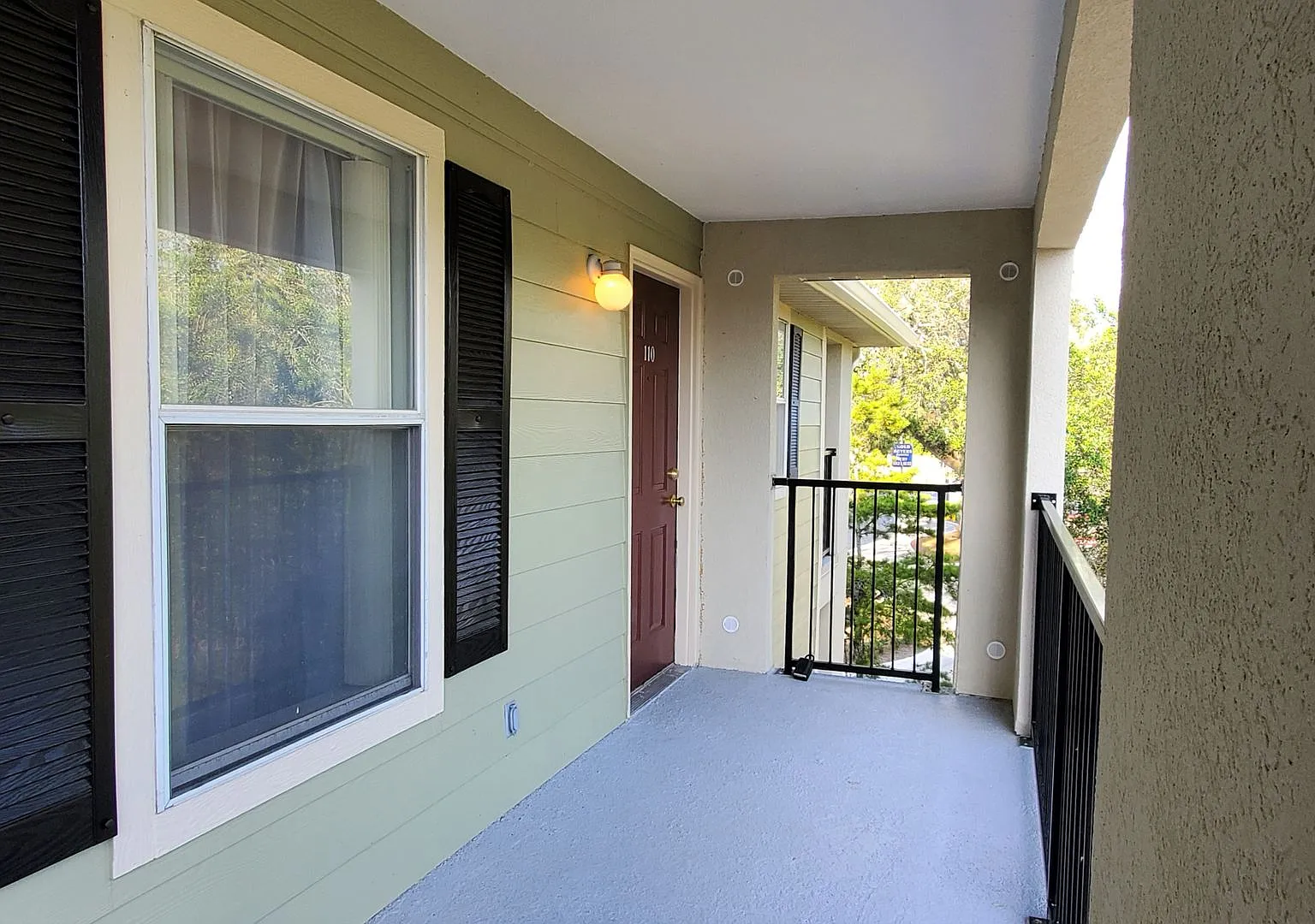 For Rent 1 Bed 1 Bath Upper Floor With Balcony — Photo 2