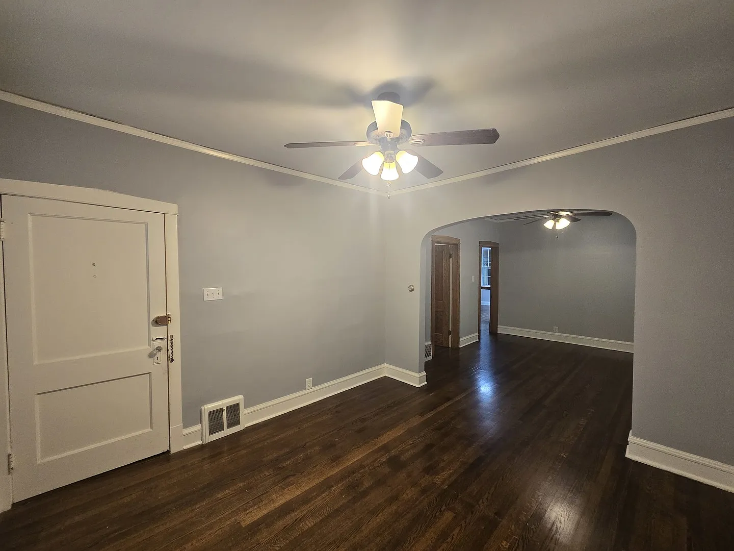 2 bed, 1100 sqft, $2,100 — Photo 3