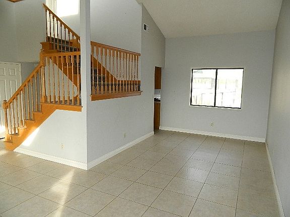 4th image of 25476 Kalmia St