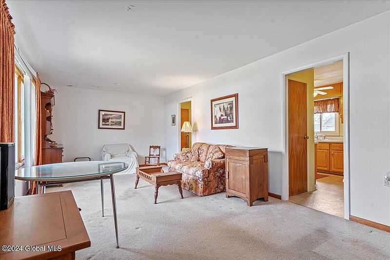 3rd image of 28 Clemente Lane