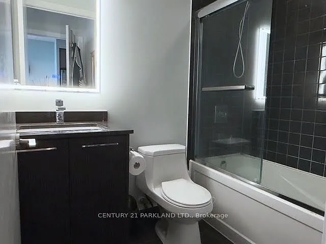 9471 Yonge St #205 — Photo 10