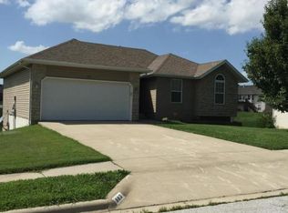 983 S Hedge Dr, Nixa, MO 65714