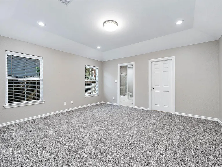 7308 Avenue R — Photo 18