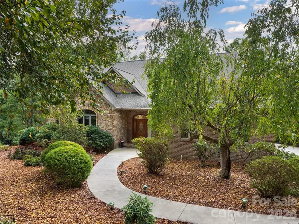 612 Holt Ln, Asheville, NC 28803