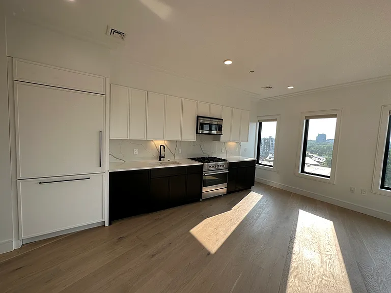 50 Leo M Birmingham Pkwy #604D — Photo 1
