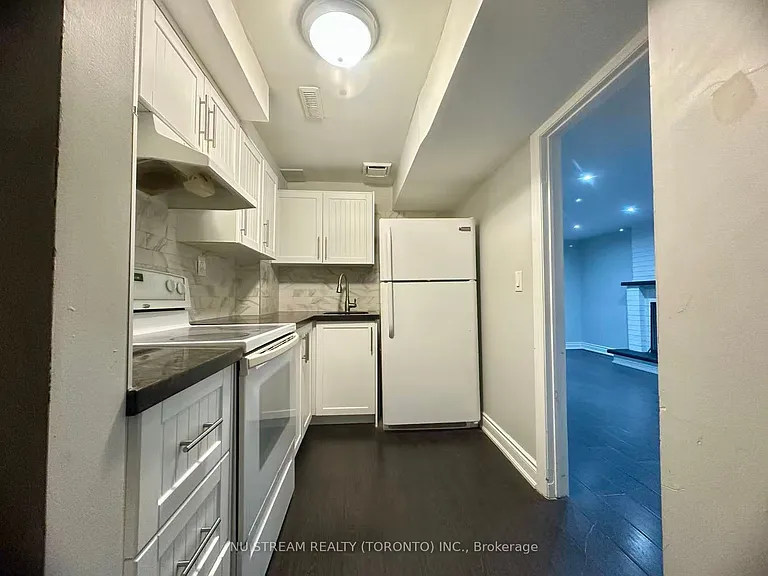 4144 Lastrada Hts — Photo 7
