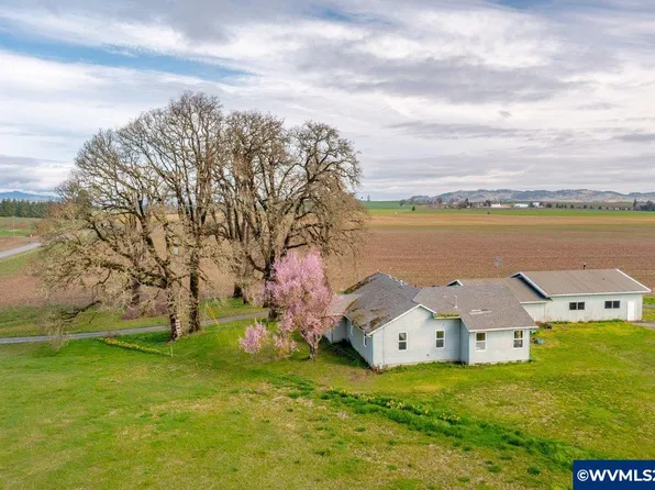 8990 Perrydale Rd, Amity, OR 97101