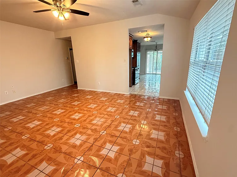 1418 Carolina Grove Ln — Photo 4