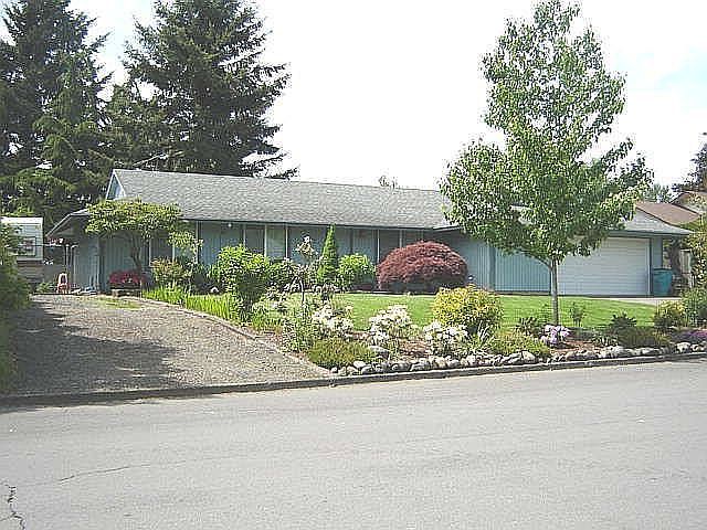 1st image of 1112 SE 132nd Ave