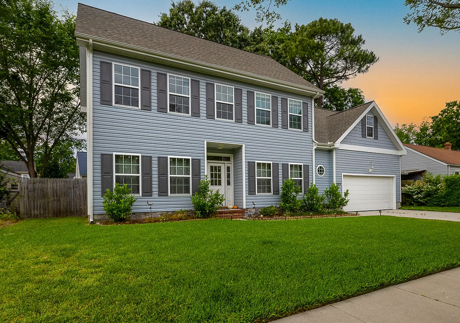 Check out this gorgeous 4 bed 2.5 bath home available for rent in Norfolk, VA! — Photo 2