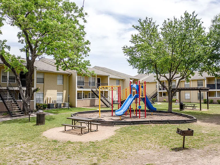 Legacy at Westchase — Photo 11