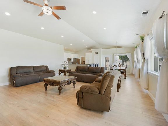 5th image of 2984 Lurvey Ln