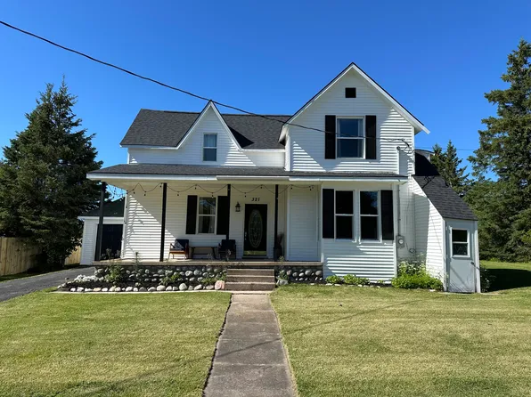 321 E Main St, Pickford, MI 49774