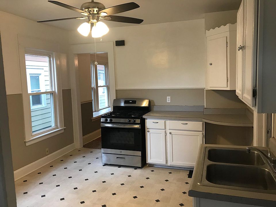 1st image of 310 Woodruff Ave #1